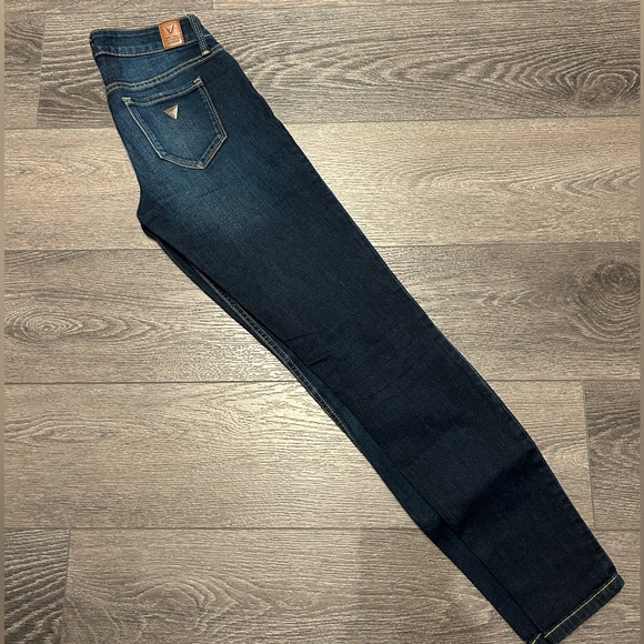 Guess Jean! - Picture 4 of 4